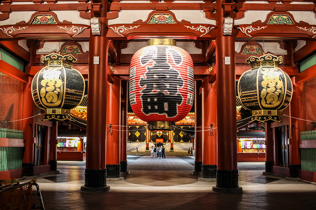 asakusa-sensoji-at-night-resized-11.jpg